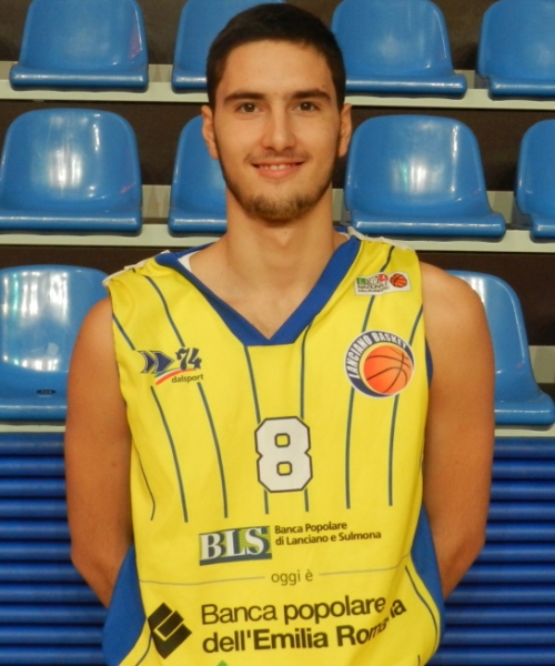 la guardia De Vincenzo 21 punti a Molfetta